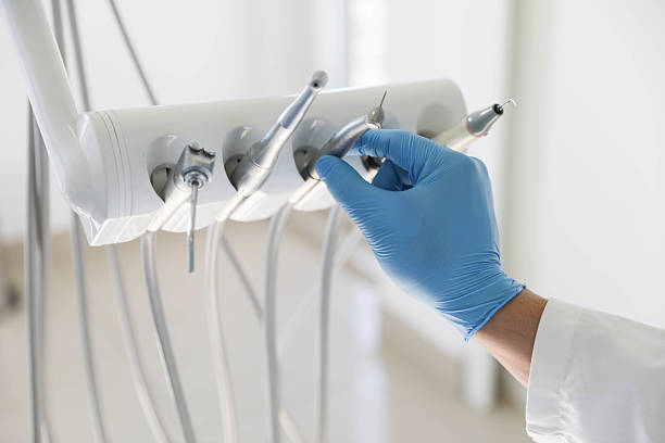 Professional Tooth Extraction technician working in Frankfort, IL